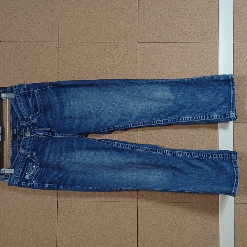 A.N.A.WOMANS JEANS SIZE 4 IN A BEAUTIFUL BLUE DEMIN FADED WITH BLING